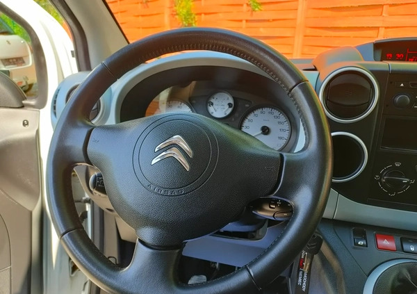 Citroen Berlingo cena 30900 przebieg: 178740, rok produkcji 2014 z Płock małe 466